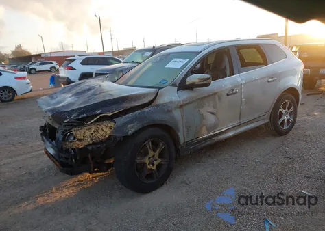 2015 Volvo Xc60 T5 Platinum из США, поврежденный, VIN YV440MDM3F2665183